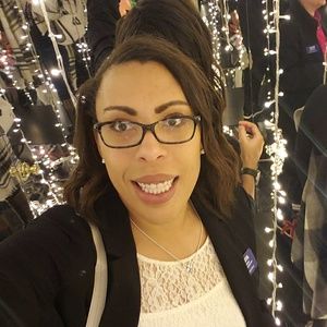 Meet your Posher, Crystal